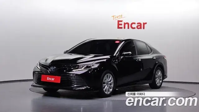 Toyota Camry 2019 — Photo 14/31