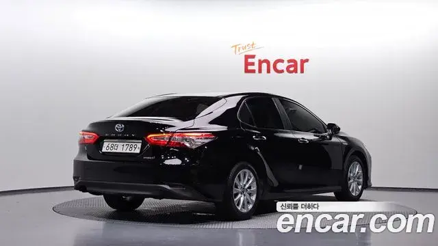 Toyota Camry 2019 — Photo 23/31