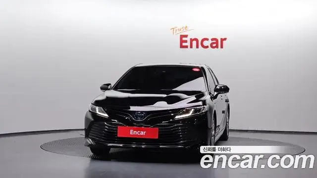 Toyota Camry 2019 — Photo 20/31