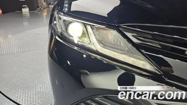 Toyota Camry 2019 — Photo 8/31