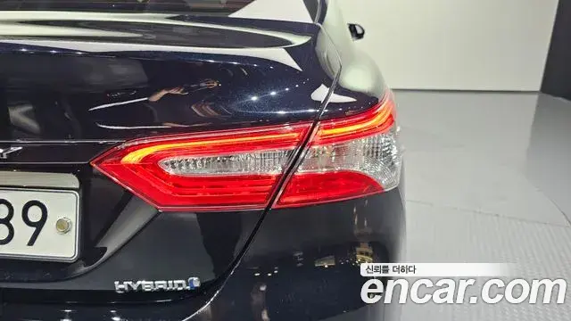 Toyota Camry 2019 — Photo 11/31