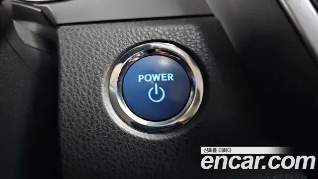 Toyota Camry 2019 — Photo 31/31