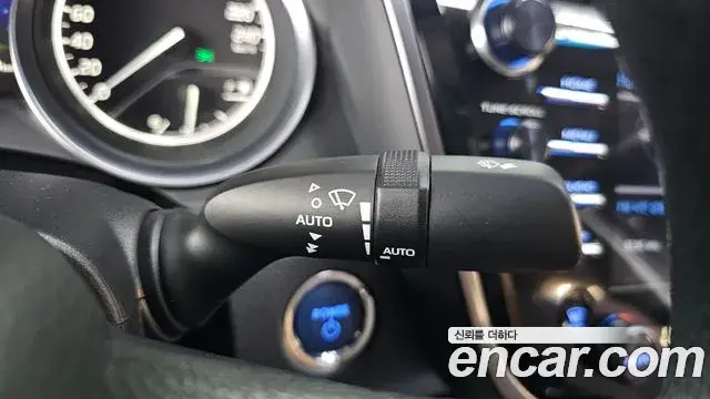 Toyota Camry 2019 — Photo 24/31