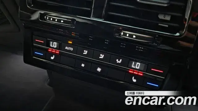 Volkswagen Touareg 2023 — ფოტო 39/40