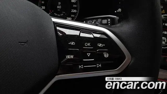 Volkswagen Touareg 2023 — ფოტო 19/40