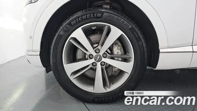 Genesis GV80 2023 — Photo 1/20
