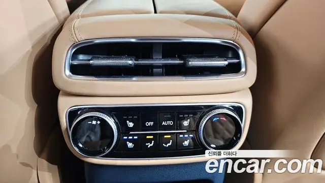 Genesis GV80 2023 — Photo 16/20