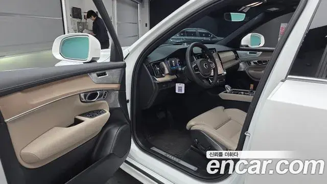 Volvo XC90 2025 — Фото 10/20