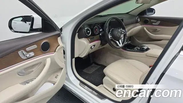 Mercedes-Benz E-Class 2019 — ფოტო 18/30