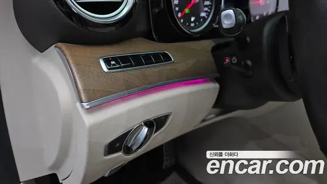 Mercedes-Benz E-Class 2019 — ფოტო 24/30