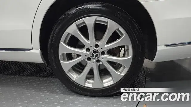 Mercedes-Benz E-Class 2019 — ფოტო 12/30