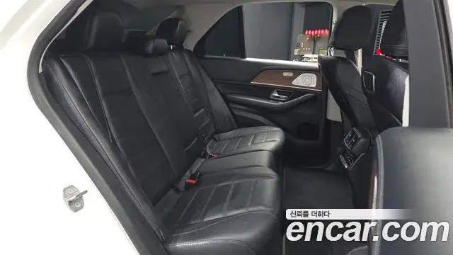 Mercedes-Benz GLE-Class 2019 — Фото 11/20