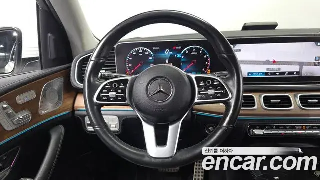 Mercedes-Benz GLE-Class 2019 — Фото 13/20