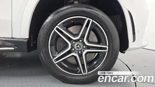 Mercedes-Benz GLE-Class 2019 — ფოტო 29/31