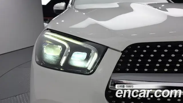 Mercedes-Benz GLE-Class 2019 — ფოტო 26/31