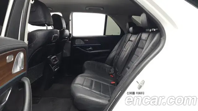 Mercedes-Benz GLE-Class 2019 — ფოტო 24/31