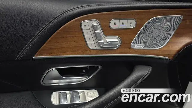 Mercedes-Benz GLE-Class 2019 — ფოტო 22/31