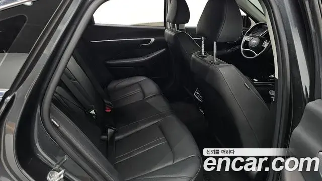 Hyundai Sonata Hybrid 2022 — Şəkil 13/20