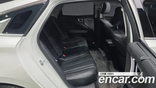 Kia K8 2022 — Şəkil 13/34