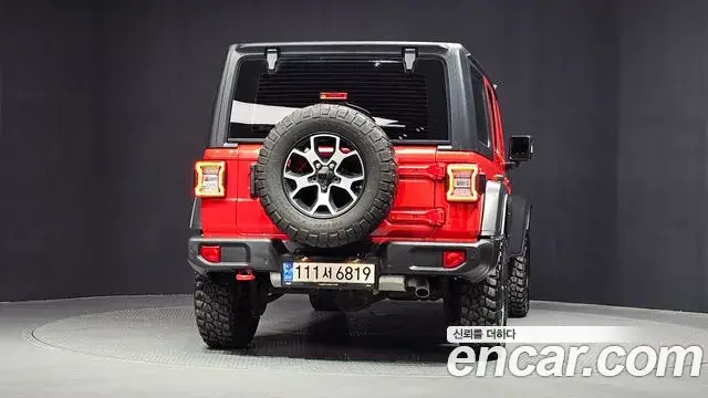 Jeep Wrangler 2022 — ფოტო 16/31