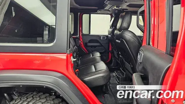 Jeep Wrangler 2022 — ფოტო 26/31