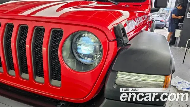 Jeep Wrangler 2022 — ფოტო 25/31