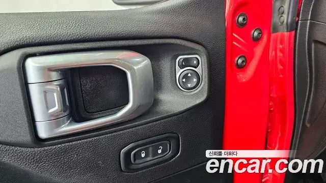 Jeep Wrangler 2022 — ფოტო 31/31