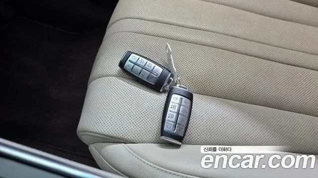 Genesis GV80 2022 — ფოტო 28/34