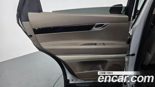 Genesis GV80 2022 — ფოტო 23/34