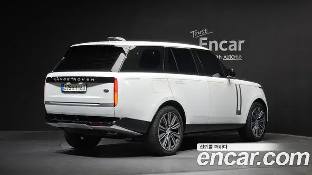 Land Rover Range Rover 2023 — Photo 23/35