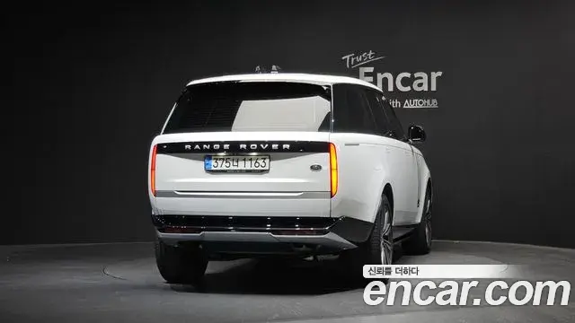 Land Rover Range Rover 2023 — Photo 25/35