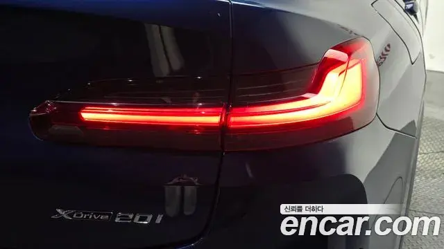 BMW X4 2023 — ფოტო 18/32