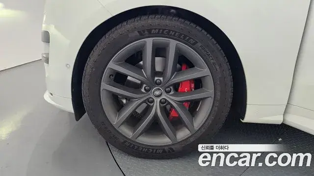 Land Rover Range Rover Sport 2025 — ფოტო 24/33
