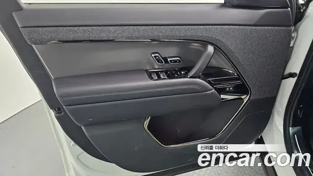 Land Rover Range Rover Sport 2025 — ფოტო 14/33
