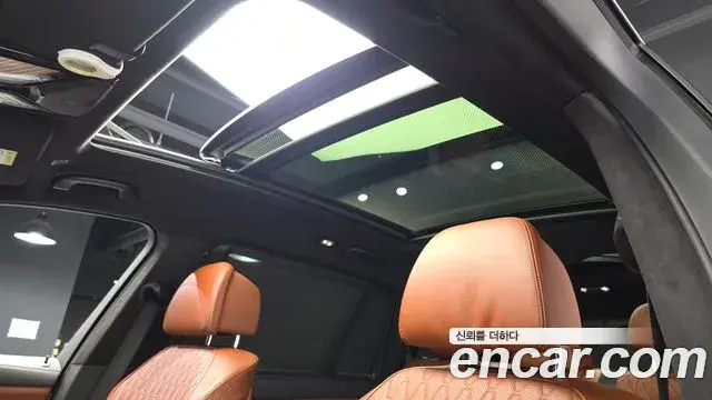 BMW X7 2023 — ფოტო 13/34