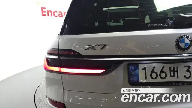 BMW X7 2023 — ფოტო 27/34