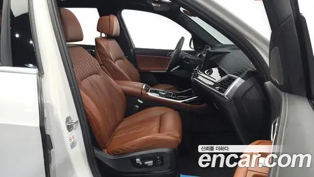 BMW X7 2023 — ფოტო 15/34