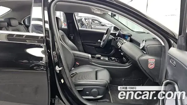 Mercedes-Benz A-Class 2020 — ფოტო 15/20
