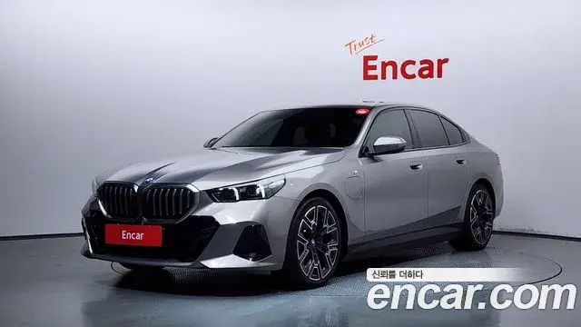 BMW 5 Series 2025 — ფოტო 12/20