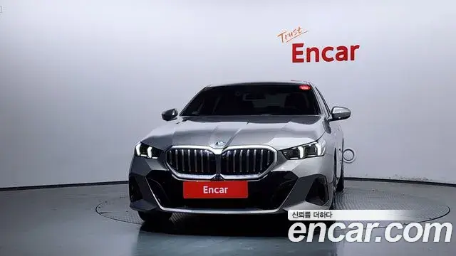 BMW 5 Series 2025 — ფოტო 16/20