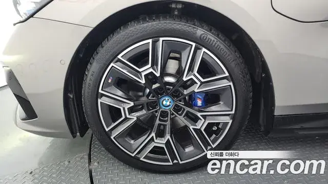 BMW 5 Series 2025 — ფოტო 3/20