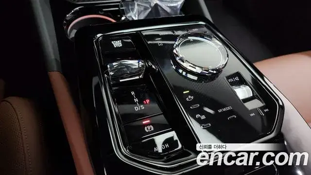 BMW 5 Series 2025 — ფოტო 7/20