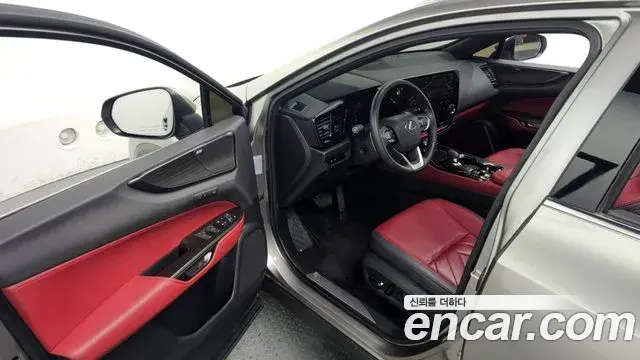 Lexus NX350h 2024 — ფოტო 24/33