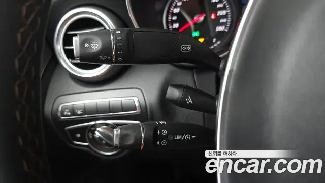 Mercedes-Benz C-Class 2018 — Фото 19/20