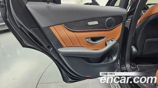 Mercedes-Benz GLC-Class 2021 — ფოტო 20/32