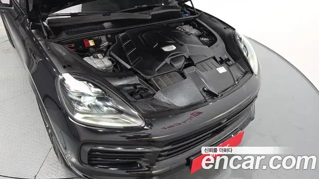 Porsche Cayenne 2020 — Photo 25/35