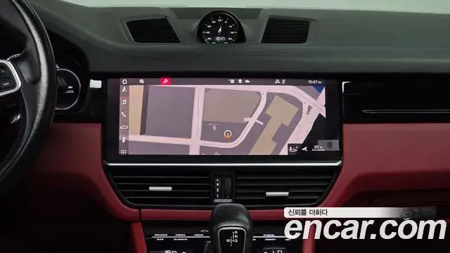 Porsche Cayenne 2020 — Photo 20/35