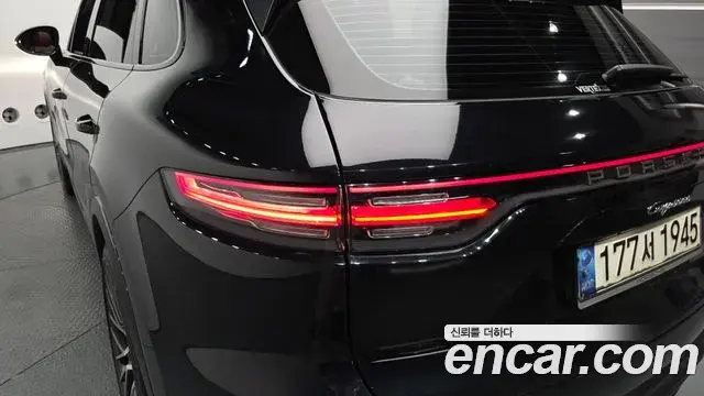 Porsche Cayenne 2020 — Photo 19/35