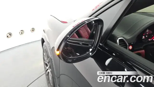 Porsche Cayenne 2020 — Photo 16/35