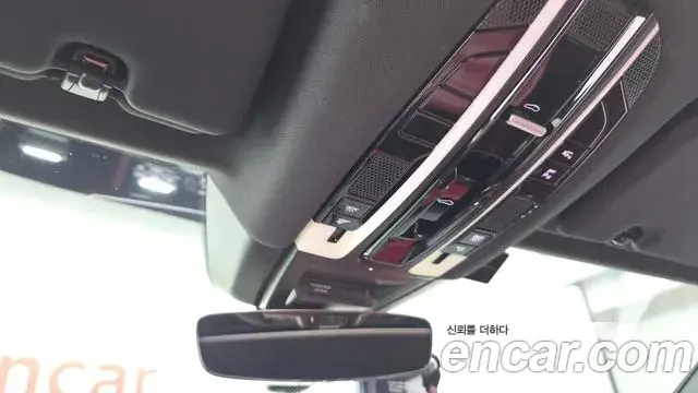 Porsche Cayenne 2020 — Photo 21/35